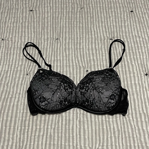 Victoria's Secret Other - Victoria’s Secret Ladies Bra Size 34C